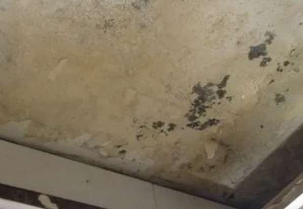 沿滩阳台漏水维修公司分享下沿滩卫生间渗水维修需要注意哪些问题。